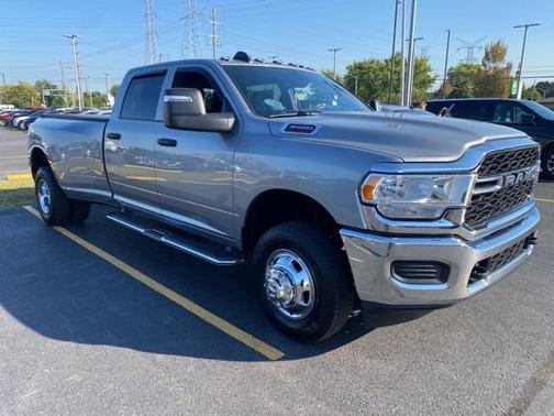 2024 RAM 3500 Tradesman Crew Cab 4x4 8' Box