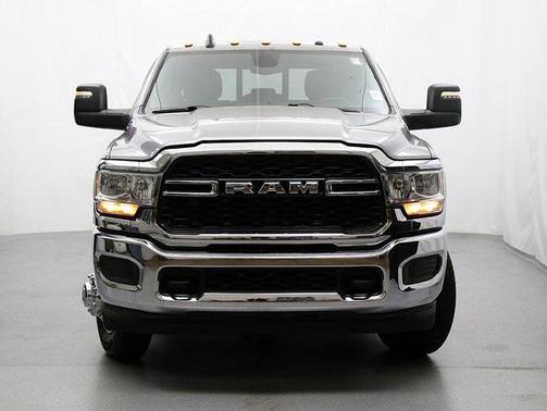 2024 RAM 3500 Tradesman Crew Cab 4x4 8' Box