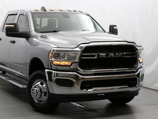2024 RAM 3500 Tradesman Crew Cab 4x4 8' Box
