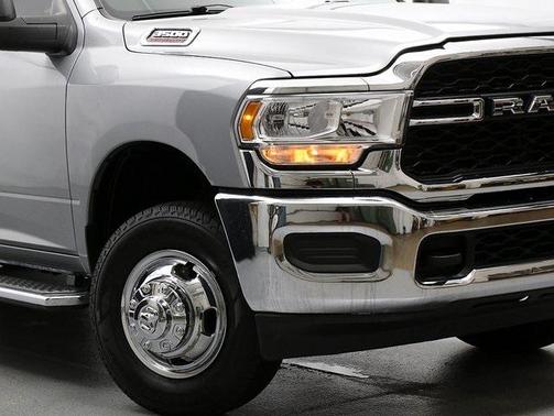 2024 RAM 3500 Tradesman Crew Cab 4x4 8' Box