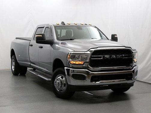 2024 RAM 3500 Tradesman Crew Cab 4x4 8' Box
