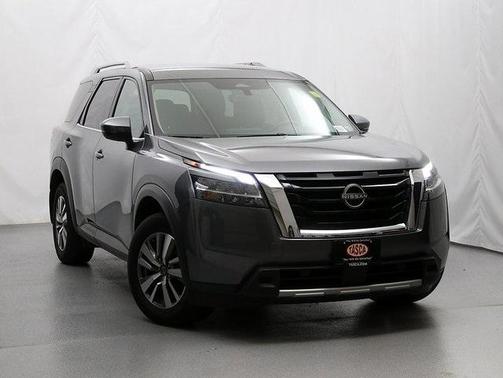 2023 Nissan Pathfinder SL 4WD