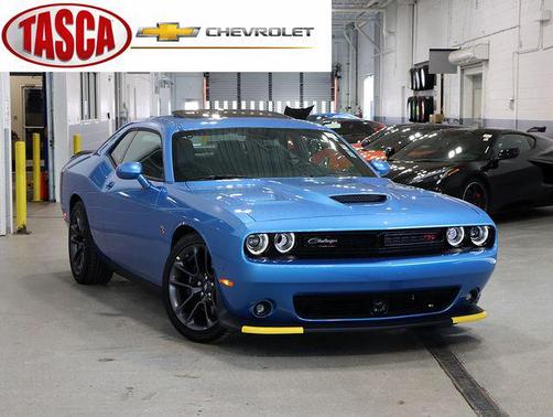 B5 Blue Pearlcoat 2023 Dodge Challenger R/T Scat Pack