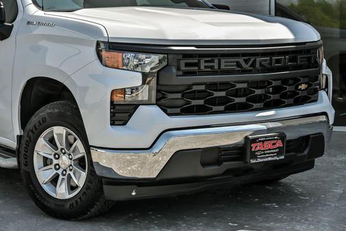 Summit White 2023 Chevrolet Silverado 1500 WT