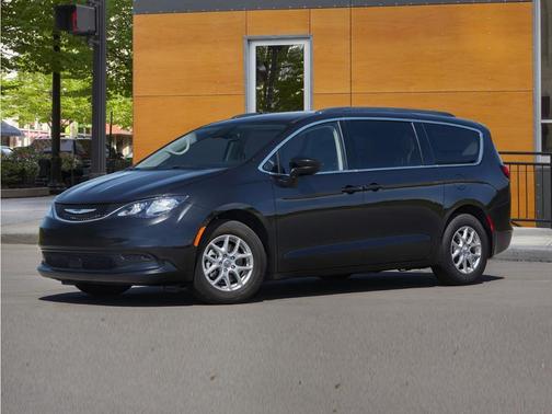 Bright White Clearcoat 2021 Chrysler Voyager LX