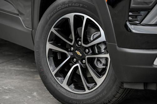 Mosaic Black Metallic 2026 Chevrolet Trailblazer LT