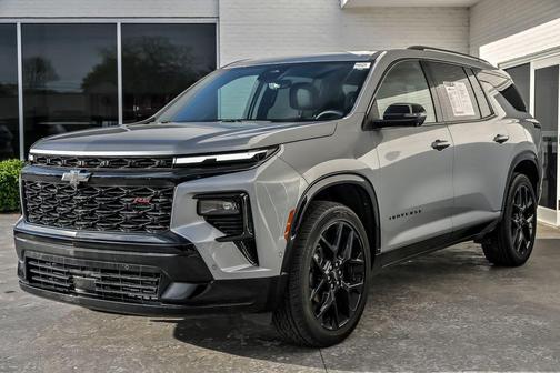 Sterling Gray Metallic 2024 Chevrolet Traverse RS