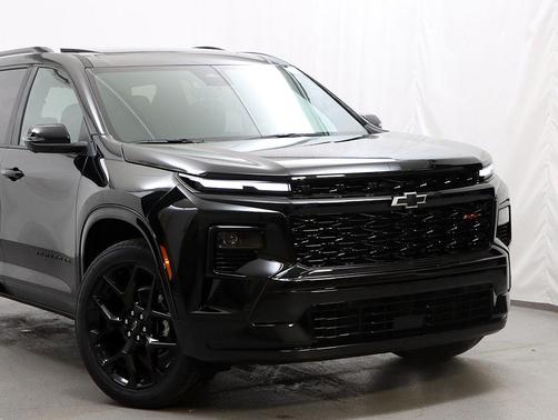 Mosaic Black Metallic 2026 Chevrolet Traverse RS