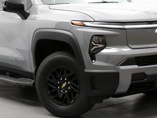 2025 Chevrolet Silverado EV LT