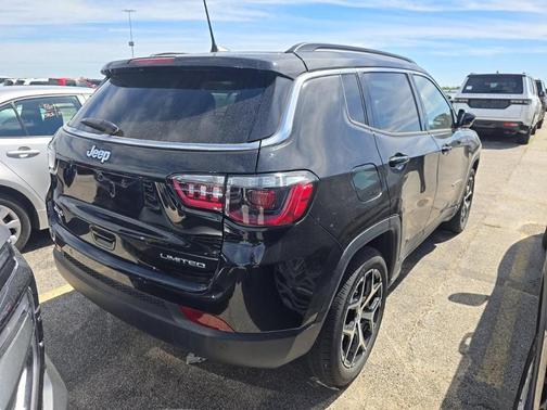 Diamond Black Crystal Pearlcoat 2024 Jeep Compass Limited