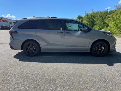 2025 Toyota Sienna Woodland Edition