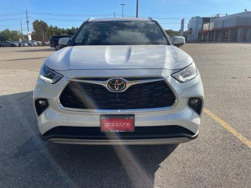 2025 Toyota Highlander Hybrid Platinum