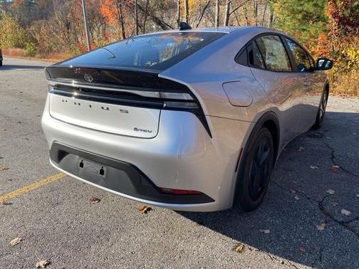 2026 Toyota Prius Plug-In Hybrid SE