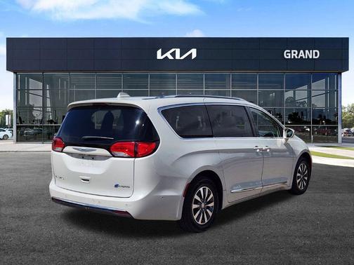 2020 Chrysler Pacifica Hybrid Limited