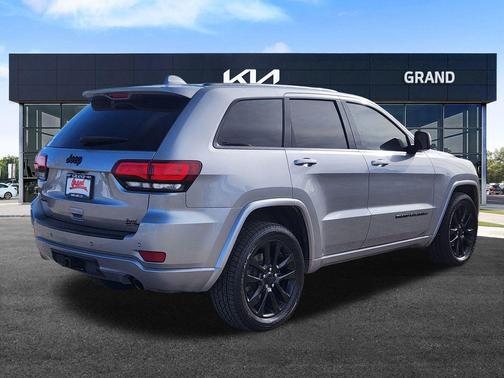 2017 Jeep Grand Cherokee Altitude
