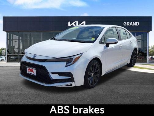 2024 Toyota Corolla Hybrid SE