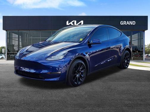 2022 Tesla Model Y Long Range Dual Motor All-Wheel Drive
