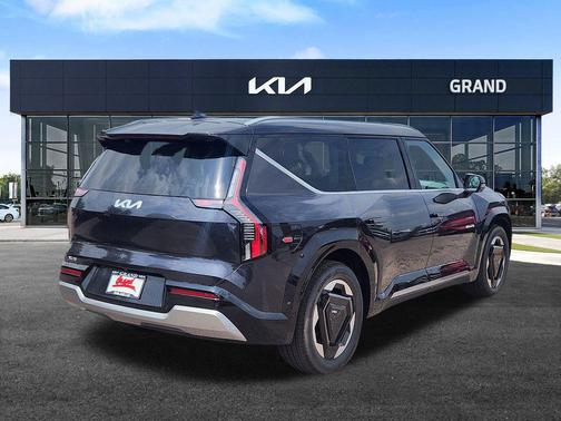 2026 Kia EV9 Land