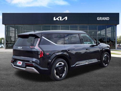 2026 Kia EV9 Land
