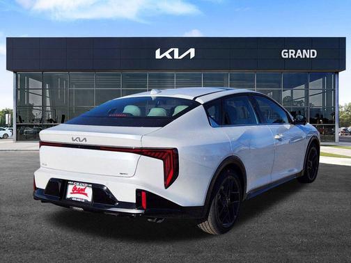 2025 Kia K4 GT-Line Turbo