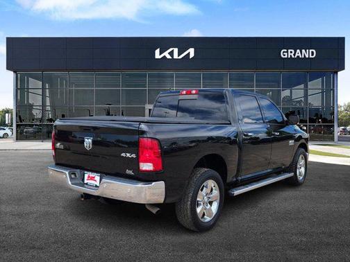 2017 RAM 1500 Big Horn