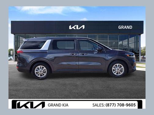 2023 Kia Carnival LX