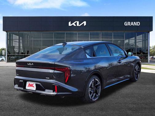2025 Kia K4 GT-Line