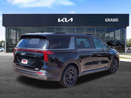 2025 Kia Carnival SX