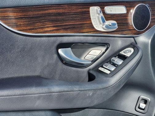 2017 Mercedes-Benz GLC 300 4MATIC