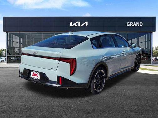2025 Kia K4 GT-Line