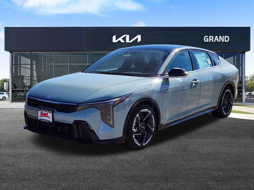 2025 Kia K4 GT-Line