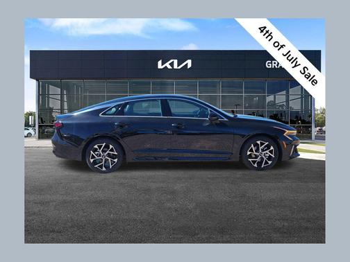 Aurora Black Pearl 2025 Kia K5 EX