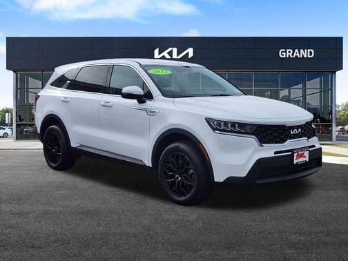 2022 Kia Sorento LX