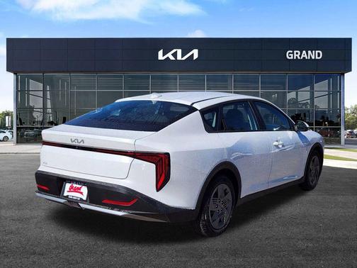 2025 Kia K4 LX
