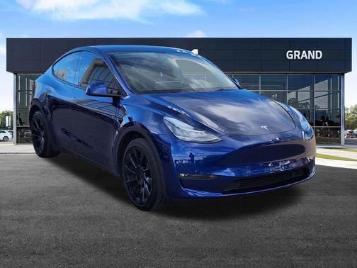 2022 Tesla Model Y Long Range Dual Motor All-Wheel Drive
