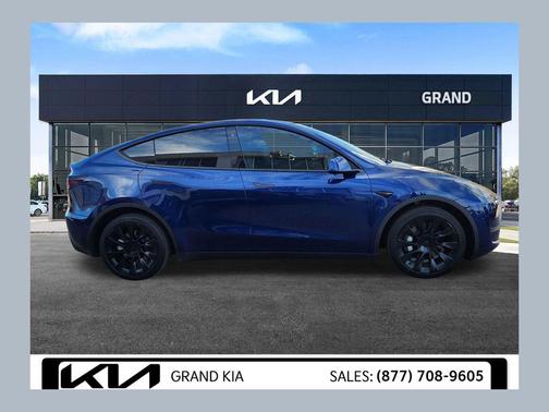 2022 Tesla Model Y Long Range Dual Motor All-Wheel Drive