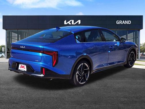2025 Kia K4 GT-Line