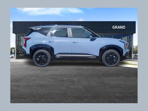 Pale Gray 2027 Kia Seltos X-Line S