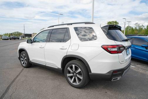 2025 Honda Pilot Touring