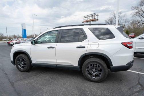 Platinum White 2024 Honda Pilot TrailSport