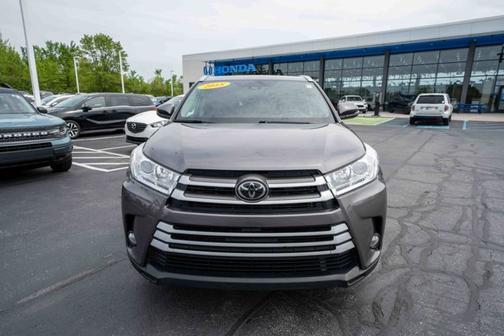 Predawn Micha 2018 Toyota Highlander XLE