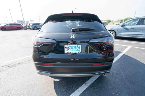 Crystal Black Pearl 2027 Honda HR-V Sport