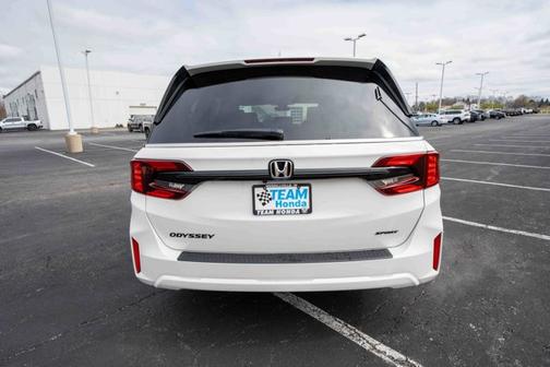 Platinum White Pearl 2026 Honda Odyssey Sport-L