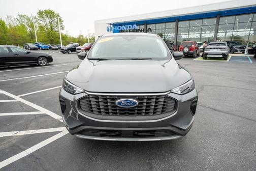 Carbonized Gray Metallic 2024 Ford Escape Active