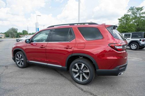 2025 Honda Pilot Touring