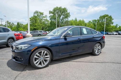 2019 BMW 330 i xDrive