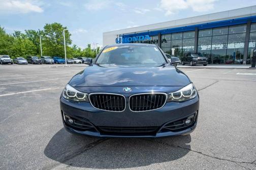 2019 BMW 330 i xDrive