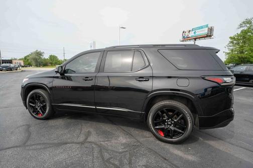 Mosaic Black Metallic 2021 Chevrolet Traverse Premier