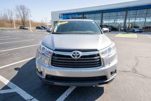Silver Sky Metallic 2016 Toyota Highlander LE Plus V6