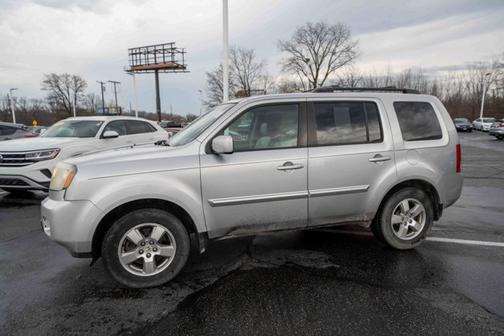 Alabaster Silver Metallic 2011 Honda Pilot EX-L